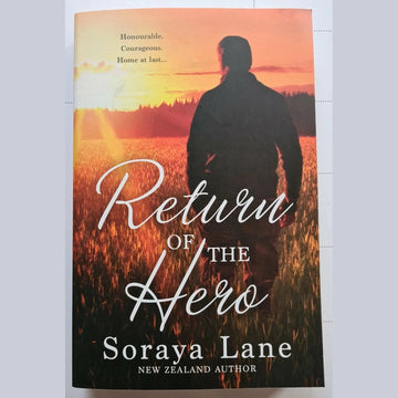 Return Of The Hero by Soraya Lane - Softcover